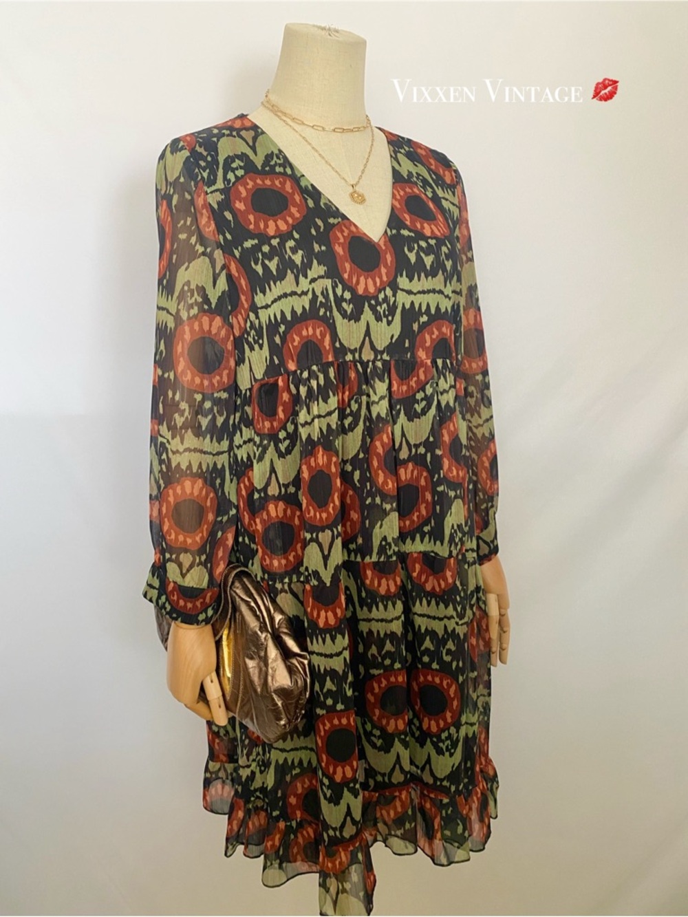 CHOKLATE INDIE BLOUSON TIERED BABYDOLL DRESS IN BLACK